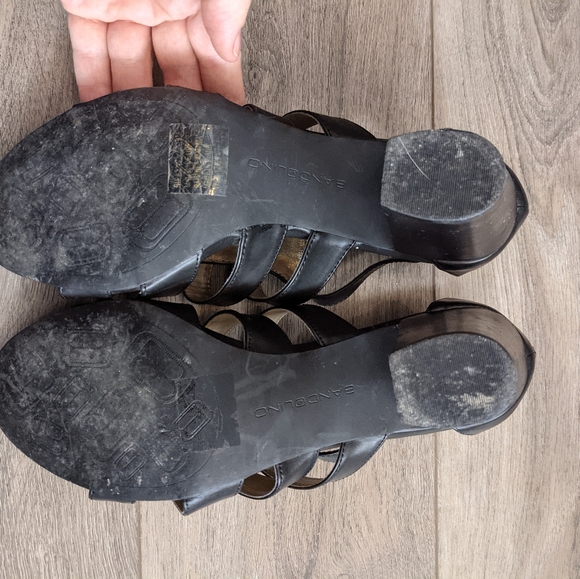 Women's size 9 Bandolino heels - Picture 8 of 10